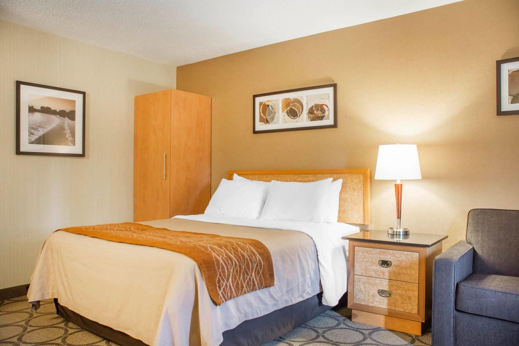 Comfort Inn Brantford Zewnętrze zdjęcie