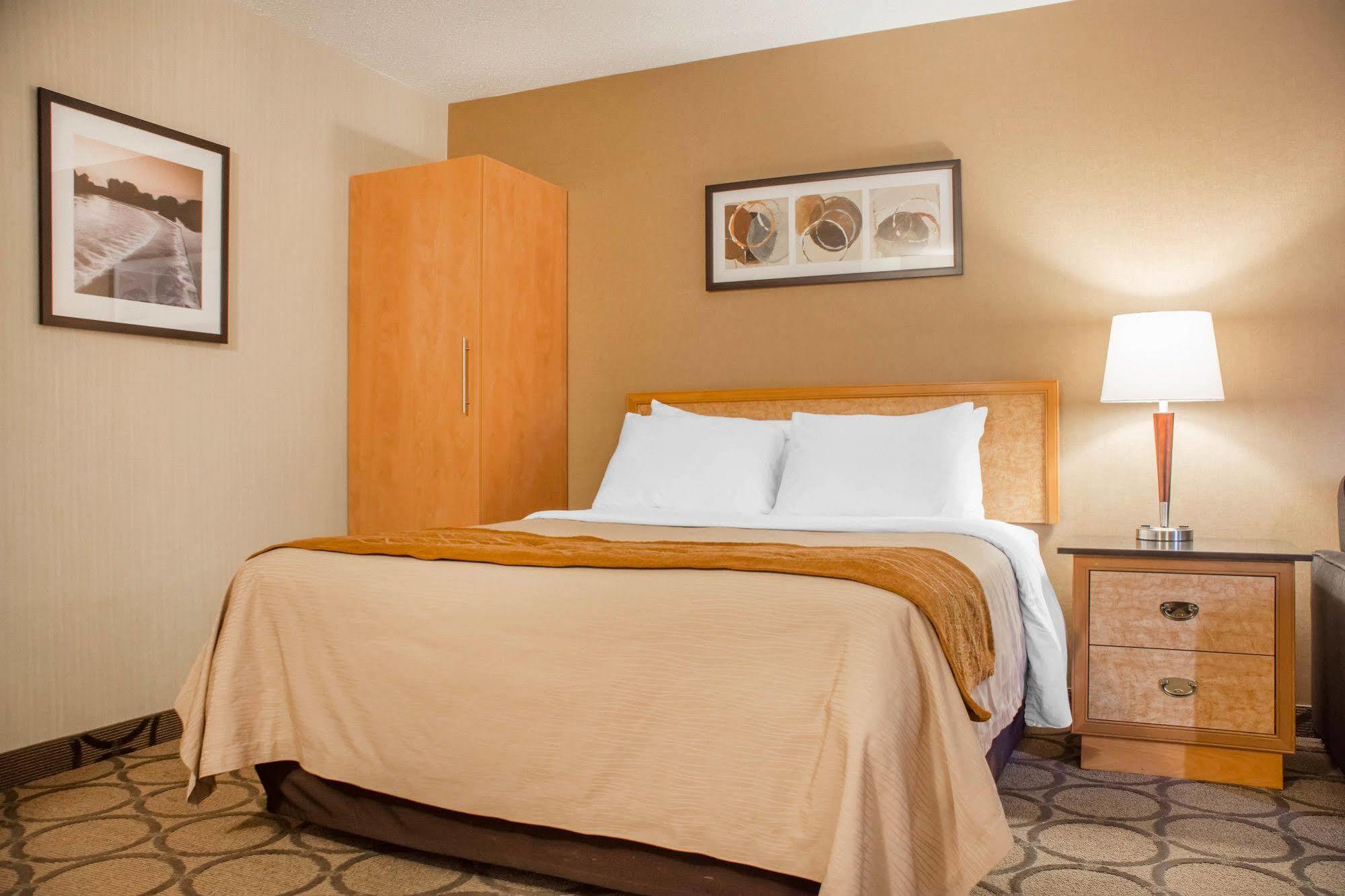 Comfort Inn Brantford Zewnętrze zdjęcie